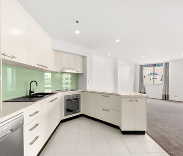 EXECUTIVE CITY APARTMENT - CONVENIENCE AND VIEWS - Photo 3