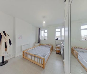 3 bedroom flat to rent - Photo 6