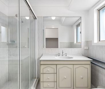 Furnished Family Home in Quiet Carrara Location - Photo 6