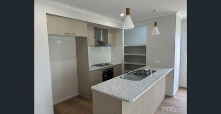 4BR NEW LIVING - Photo 4