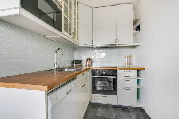 Skarpbrunnavägen, Norsborg - Foto 1