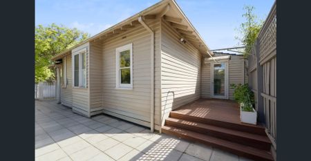 Charming California Bungalow in Brighton East - Photo 3