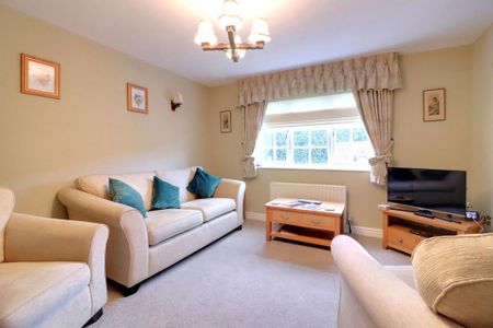 1 bedroom mews to rent - Photo 2