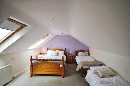 4 bedroom detached house to rent - Photo 3