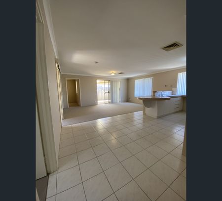52B Redwood Crescent, Melville, WA 6156 - Photo 3