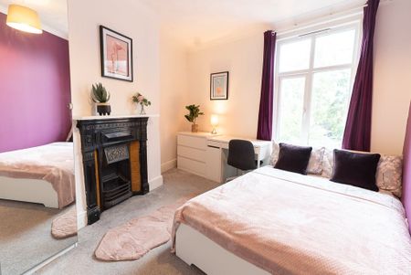 5 Bed End Terrace, St. Denys Road, SO17 - Photo 4