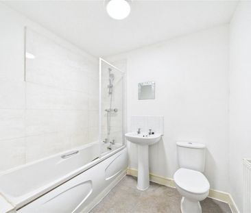 4 bedroom terraced house to rent - Photo 6