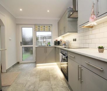 3 bedroom semi-detached house to rent - Photo 2