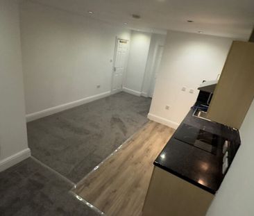 Flat 2, Harehills Lane, Harehills, Leeds, LS9 6HJ - Photo 6