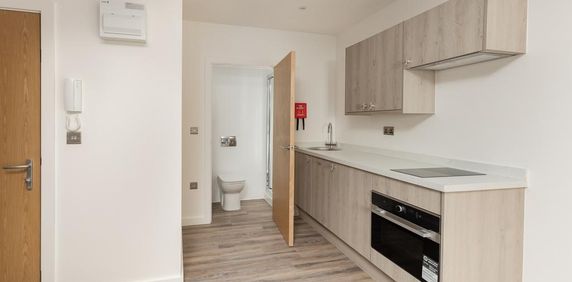 Studio to rent - Photo 2