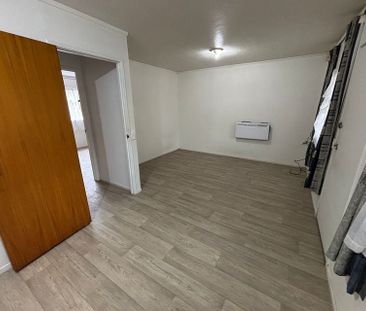Lovely 1 bedroom unit - Photo 3