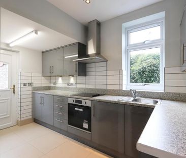 2 bedroom semi-detached house to rent - Photo 4