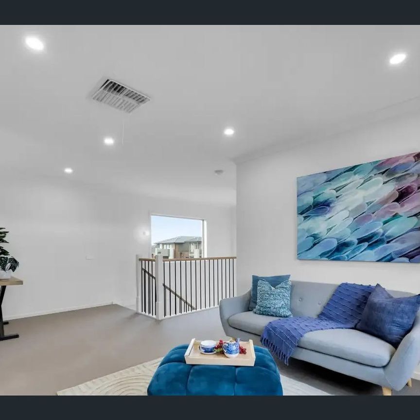 Spacious Double Storey - 4 Bedroom Family Home - Photo 1