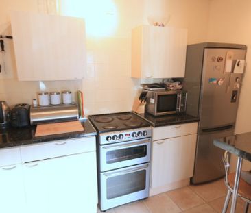 1 bedroom Property to rent - Photo 2