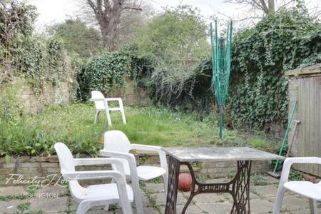 1 bedroom in a house share to rent - Photo 5