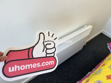 One Bedroom Twin - Photo 3