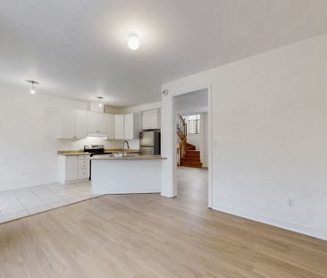 For Lease - 15 Old Colony Road Unit# 72, Richmond Hill, Ontario - Photo 2