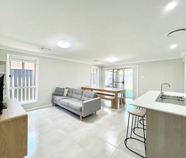 Stunning Family Home! - Photo 2