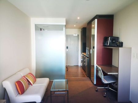 Fully Furnished Studio Apartment in the Centre of the CBD - Photo 3