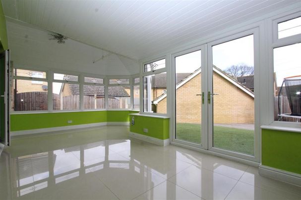4 bedroom detached house to rent - Photo 1