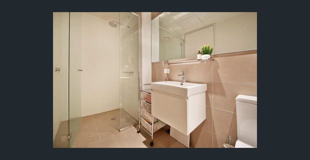 BRIGHT, SPACIOUS WITH EXCELLENT FACILITIES!! - Photo 1