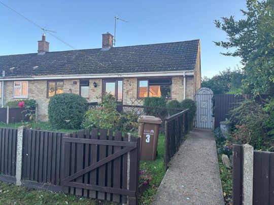 2 bedroom semi-detached bungalow to rent - Photo 1