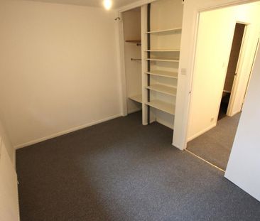 2 bedroom end of terrace house to rent - Photo 4
