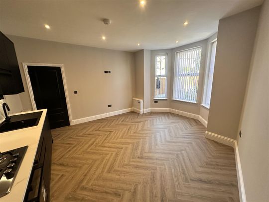Carlton Mount, Birkenhead - Photo 1