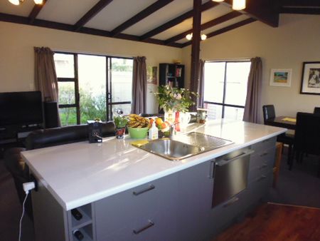 Lovely Home in Oxford Terrace - Photo 3