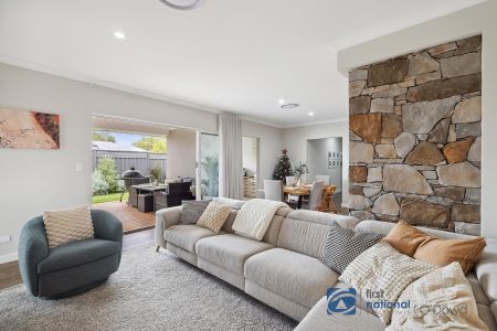 Luxurious 4-Bedroom Family Home - Photo 2