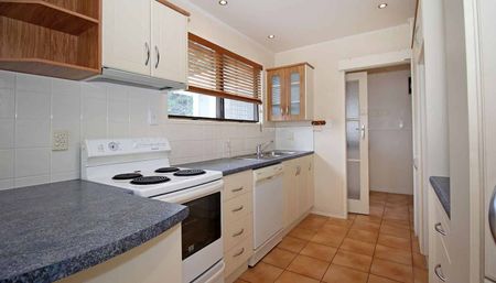 3 bedroom in Ranui - Photo 2