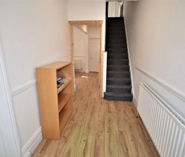 5 bedroom detached house to rent - Photo 3