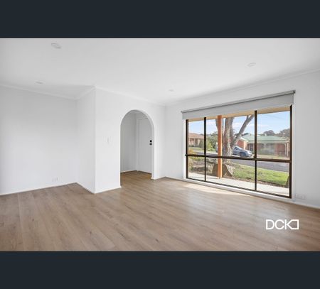 11 Howell Crescent, Kangaroo Flat, Vic 3555 - Photo 2
