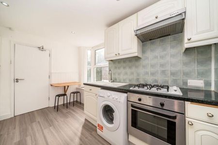 3 Bed Flat, Dupree Road, SE7 - Photo 5