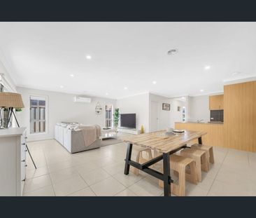 Spacious family home in near Sanctuary Lakes - Photo 4