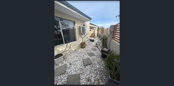 Lock & leave in the ideal location - Photo 3