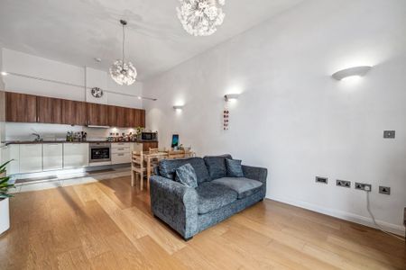 2 bedroom flat to rent - Photo 3