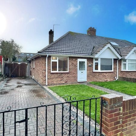 Hawes Avenue, Ramsgate, CT11 0RN, Kent - Photo 3