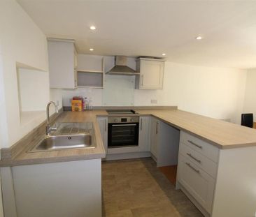 3 bedroom detached house to rent - Photo 5