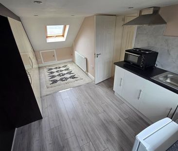 1 Bed Flat, Elgin Road, IG3 - Photo 5