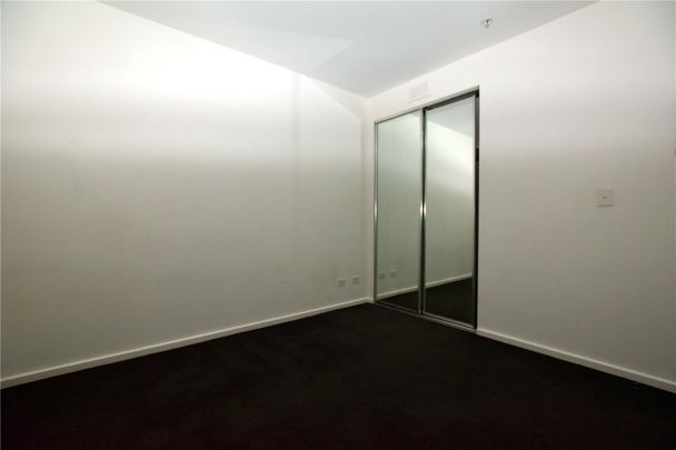 2505/241 City Road - Photo 1