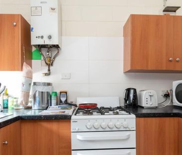 AFFORDABLE & COMFORTABLE 2-BEDROOM UNIT! - Photo 5