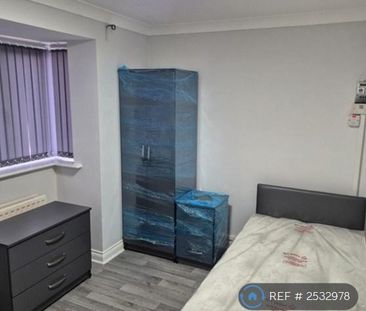 1 bedroom in a house share to rent - Photo 3