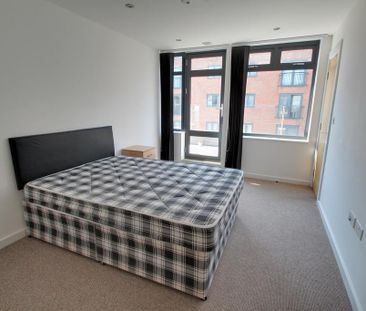 2 bedroom penthouse to rent - Photo 3