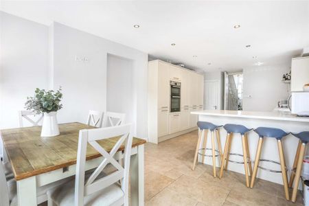 5 bedroom semi-detached house to rent - Photo 3