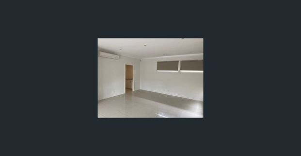 Modern 3 bedroom townhouse All rooms have split system air conditioners ** 6 month lease** - Photo 1