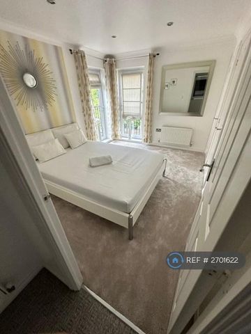 1 bedroom in a house share to rent - Photo 3