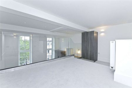 Large, well-proportioned one bedroom apartment on the first floor of a historic conversion. - Photo 2