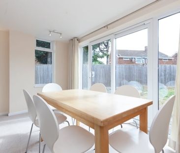 Beechey Avenue, Marston - Photo 2