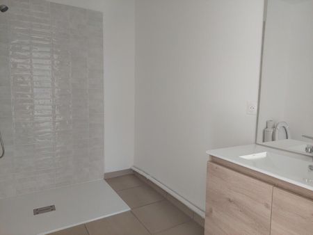 location Appartement T2 DE 42.61m² À BAYEUX - Photo 4